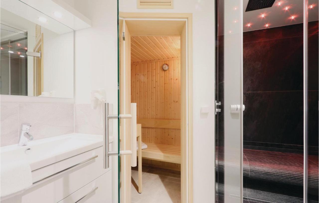 Lovely Apartment In Luebeck Travemuende With Sauna Екстериор снимка